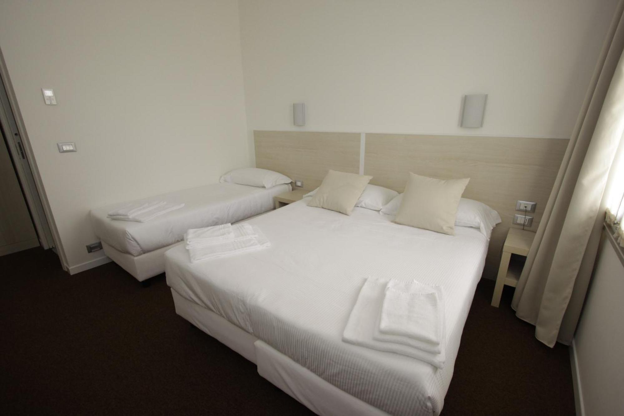 Hotel Paradise Airport ฟอร์ลี ภายนอก รูปภาพ